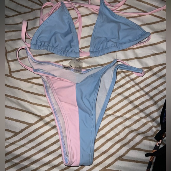 Bikini - Picture 1 of 1